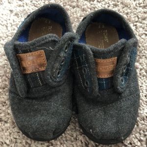 Toddler baby boy Tiny Toms Cordones style